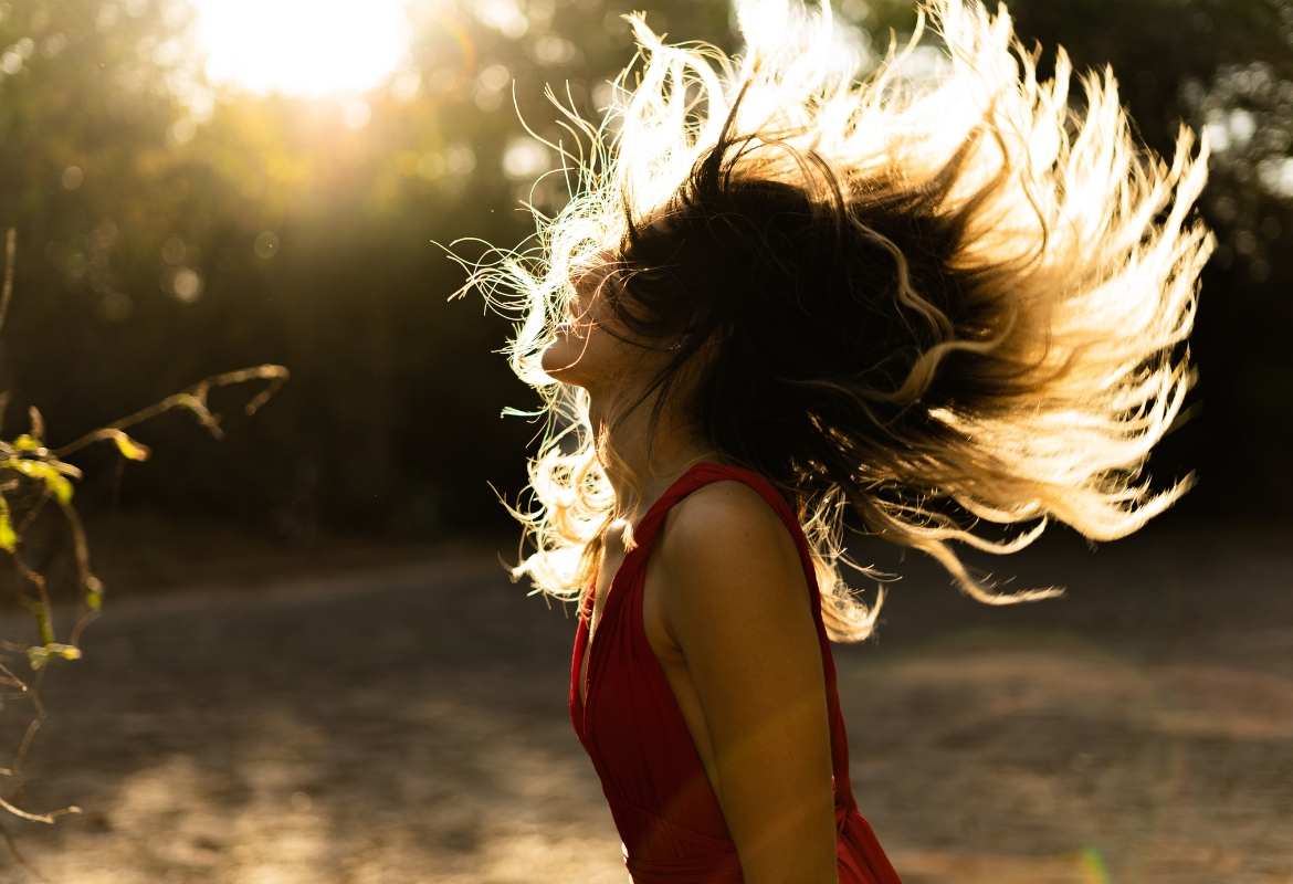 Sunburn and Hair Damage_ How to Protect Your Color This Summer